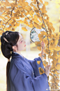「立冬」

细雨生寒未有霜，庭前木叶半青黄。

