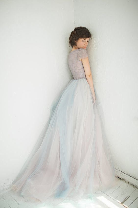 Tulle wedding gown /...