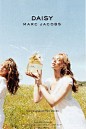 其中包括图片：The Best Fragrance Campaigns In History