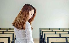 漂亮制服美女清新唯美写真电脑壁纸