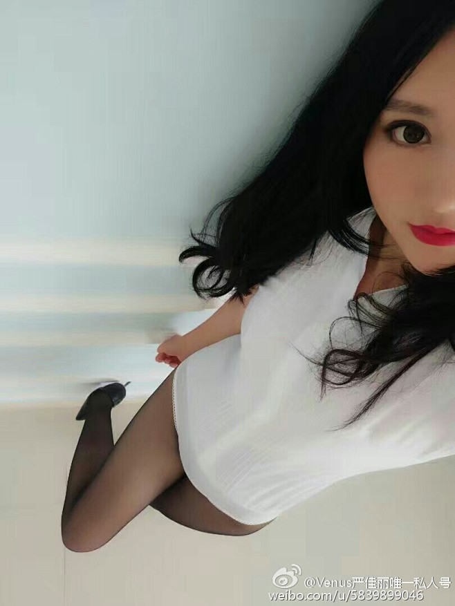 Venus严佳丽 