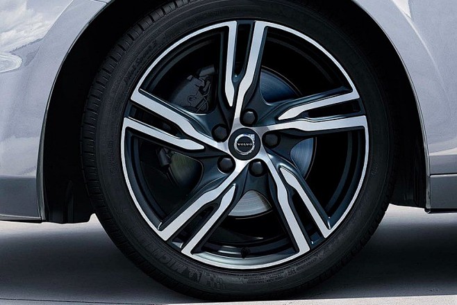 《Volvo V40 T5 R-Desi...
