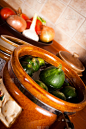 盐渍食品,黄瓜,学校公寓,装饰桌巾,垂直画幅,饮食,住宅房间,室内,厨房