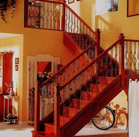 家居室内一楼木楼梯图片