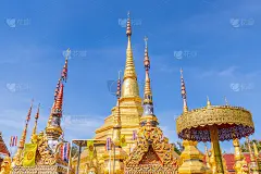 泰国德邦—2018年12月24日:班德区佛寺。缅甸风格的金塔内装有佛舍利。