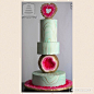 O tema de hoje é PEDRAS E ROCHAS. Só bolo fantástico! Pena que muitos não conseguimos achar o Cake designer! Apaixonada! Créditos na foto. #weddingcake #weddingideas #calendas #modern #bolodecasamento #bolorocha #bolopedras #bolodejoias #geodecake #arteem