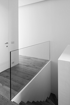 灵感邦丨ideabooom采集到丨S丨室内设计细部设计家装工装软装案例/楼梯沙发坐椅柜子灯具饰品