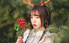 森系可爱的红唇女孩电脑壁纸-壁纸下载-www.pp3.cn