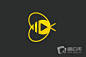 Hirehive 专门为影视行业从业者提供服务的一个公司，他们的 Logo 是一只小蜜蜂，在设计中加入了影视播放中我们最常见的“播放”符号