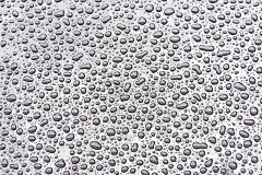 水滴里面有金刚砂。