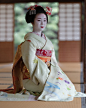 Kyoto Maiko "Kanohisa" Photo album - January 31, 2021 - OpenMatome : 叶久さんが選ぶ「叶久賞」受賞おめでとうございます！叶久さんのコメント舞妓さんの立ち姿はよくありますが、このお写真はおこぼの可愛らしさがよく目立つなぁと思いました。おおきに。