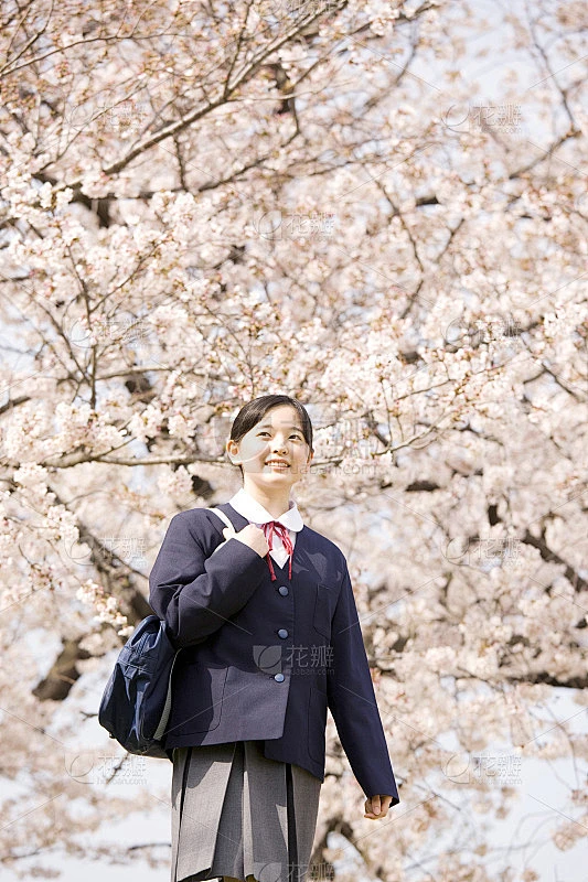 初中女学生素材-花瓣网