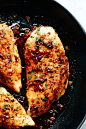 Garlic Butter Baked Chicken Breast that's paleo, low-carb, gluten-free and Whole30 compliant. Tender and juicy, this easy weeknight dinner dish is packed with flavour from the garlic butter sauce. It’s totally a win win! #weeknightdinner #Whole30chickenbr