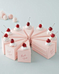 These cake slice favor boxes look good enough to eat!