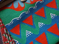 叁公馆  的插画 叁公馆诡异图腾精工手绘迷你挎包