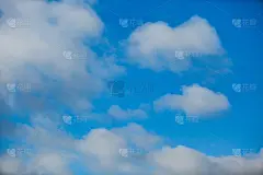 晴天里的云