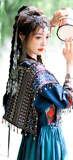 Y铃铛Lee采集到女