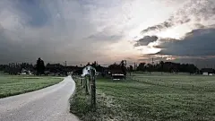非主流傍晚乡间小路高清背景素材免费下载