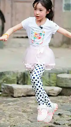 可爱活泼夏天手机壁纸