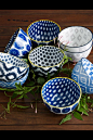 blue and white bowls: 