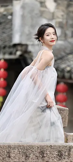 白色裙子美女 enndme手机壁纸