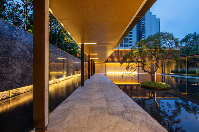 珠海卓越唐家墅 展示区 现代禅意 廊架 镜面水景 树池 景墙跌水 铺装 夜景 景观设计（SED新西林景观国际，受邀加入ASLA协会，拥有风景 ...