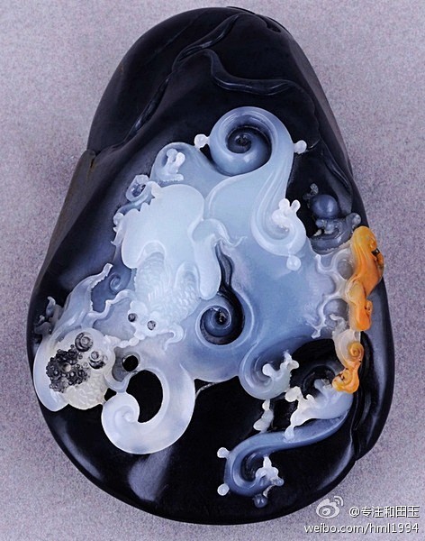 [和田青花料俏雕] 极黑极白，但最美还是...