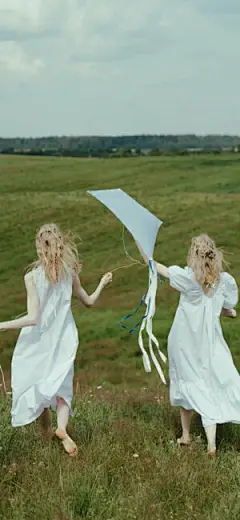 向前看 前方有星月可以寄望 有宇宙浪漫不止 浪漫‖壁纸‖好心情 cr:logo - 堆糖