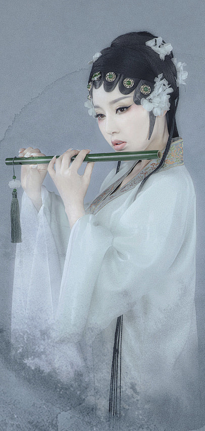 画堂栏槛占韶光端不负年芳依倚东风向晓数行浓淡仙妆8