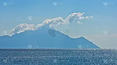 爱琴海，希腊阿陀斯山的轮廓