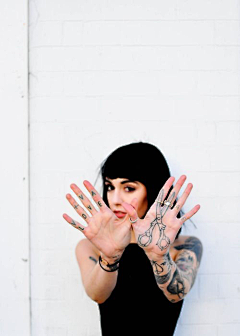 洋氣妮°采集到Those pretty tattoos