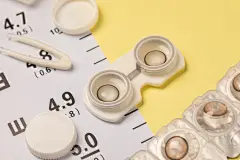 隐形眼镜护眼爱眼日近视眼摄影图