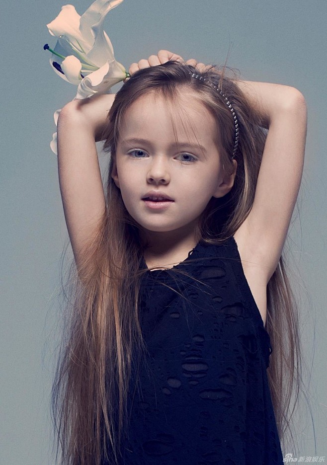 俄罗斯9岁美女横空出世 天使面孔