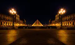 Pyramide de Louvre