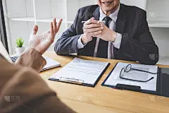 工作面试，高级选拔委员会经理询问应聘者的工作历史，口语梦想，技能，专业知识，经验和商人听候选人的回答