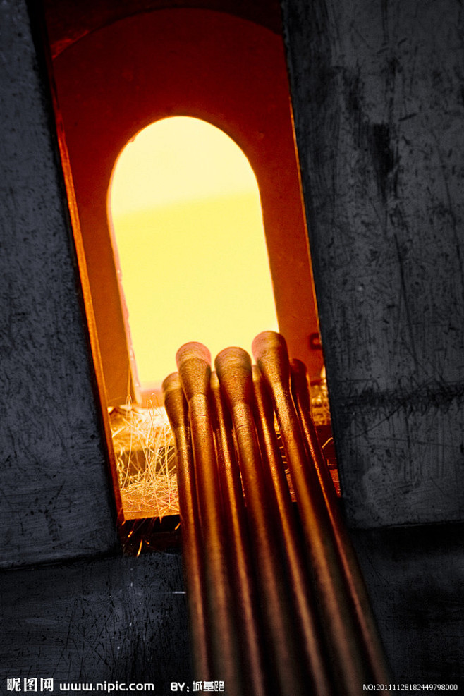 玻璃酒杯烧制工艺大图点击还原