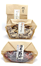 “おそら”の梅干し、薬草茶 Not sure what's inside but I love the simplicity of this #packaging PD