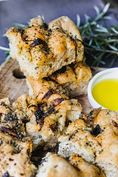 yiyi920采集到食-佛卡夏面包 Focaccia bread