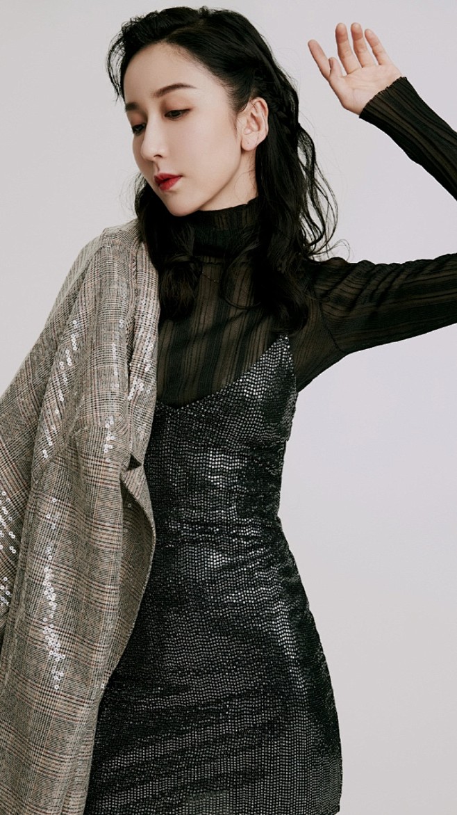 威天信下从迈克尔·雷转采于2021-04-17 20:43:45娄艺潇娄艺潇威天信