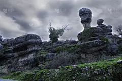 雨和岩石