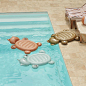 About me The Liewood Cody Float in Cat Dusty Mint lets little ones splash in the pool or on the beach. The float is shaped as a fun Liewood animal friend. Destined to become your little one's new favourite summer item. Highlights CE-marked Made from 100% 