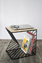 Bedside Table, la table de chevet de Fail Gilmanov