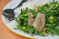 韭菜炒猪肝饭