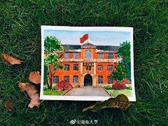 #你心目中的中国名片#  #小湖作品#
来设计一张中国名片
赋予它华夏五千年源远流长文化的灵魂
给它染上故宫红墙一样的背景色
用饱经沧桑却依旧屹立的古建筑为他描绘底纹
取复兴号呼啸而过的尘土 港珠澳大桥下翻涌的海水为它润色
还有闪耀在北京的大兴机场作为点缀
和小湖一起看看湖er画笔下的“中国名片”吧
@微博校园