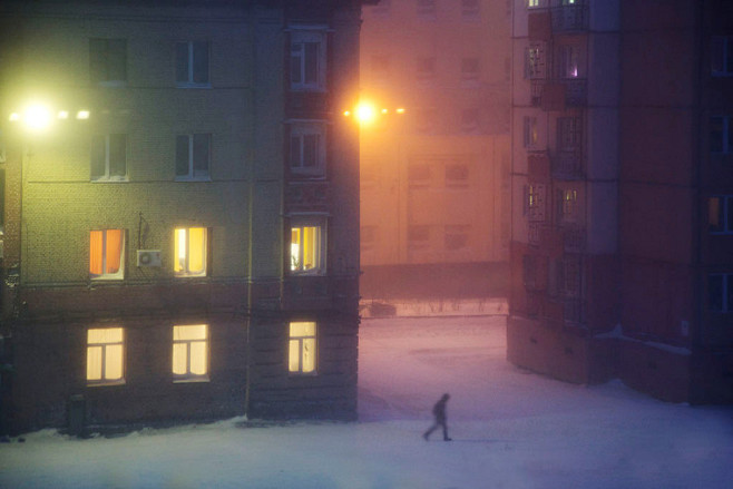 俄罗斯极北之地的城市，诺里尔斯克冬天的寒...