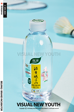视觉新青年采集到【KV】天然饮用水 x 视觉新青年 x 产品拍摄
