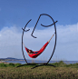 躺在微笑上！義大利設計師Federica Sala「快樂吊床」充滿童趣的極簡線條雕塑