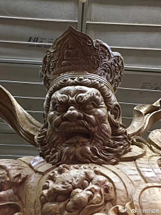 e金刚怒目菩萨低眉