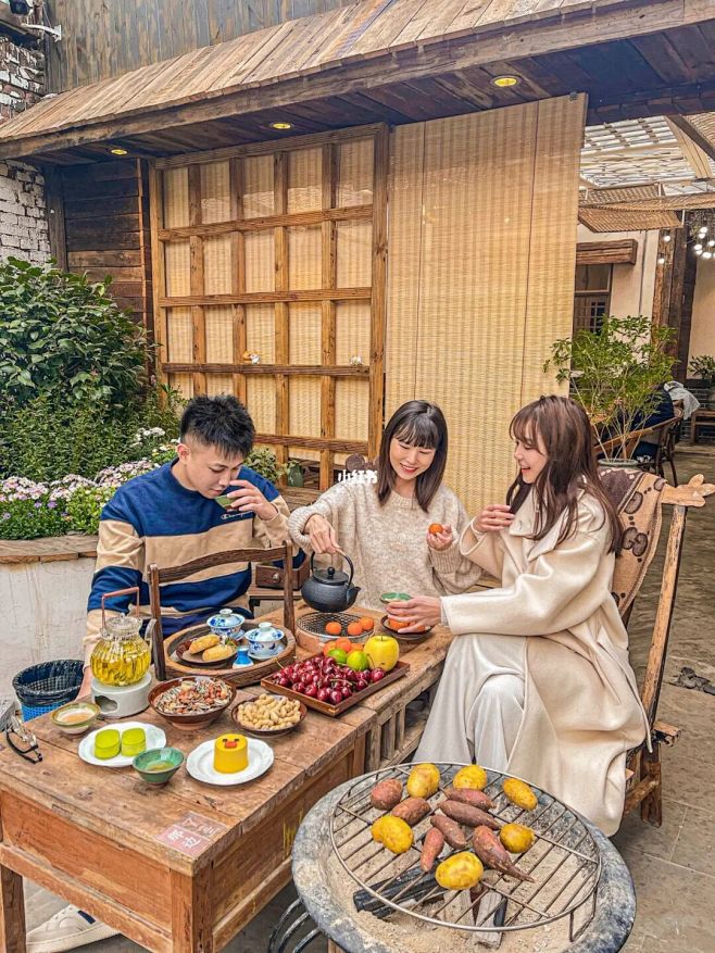 感受成都慢生活围炉煮茶晒太阳☺️超惬意！...