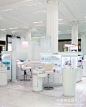 塞尔福里奇百货美容大厅化妆品柜台设计